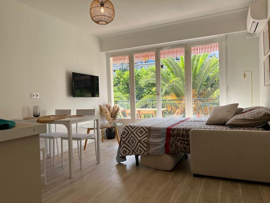 Magnifique T2 Proche Mer Et Ville Refait A Neuf Avec Terrasse Menton Exteriör bild