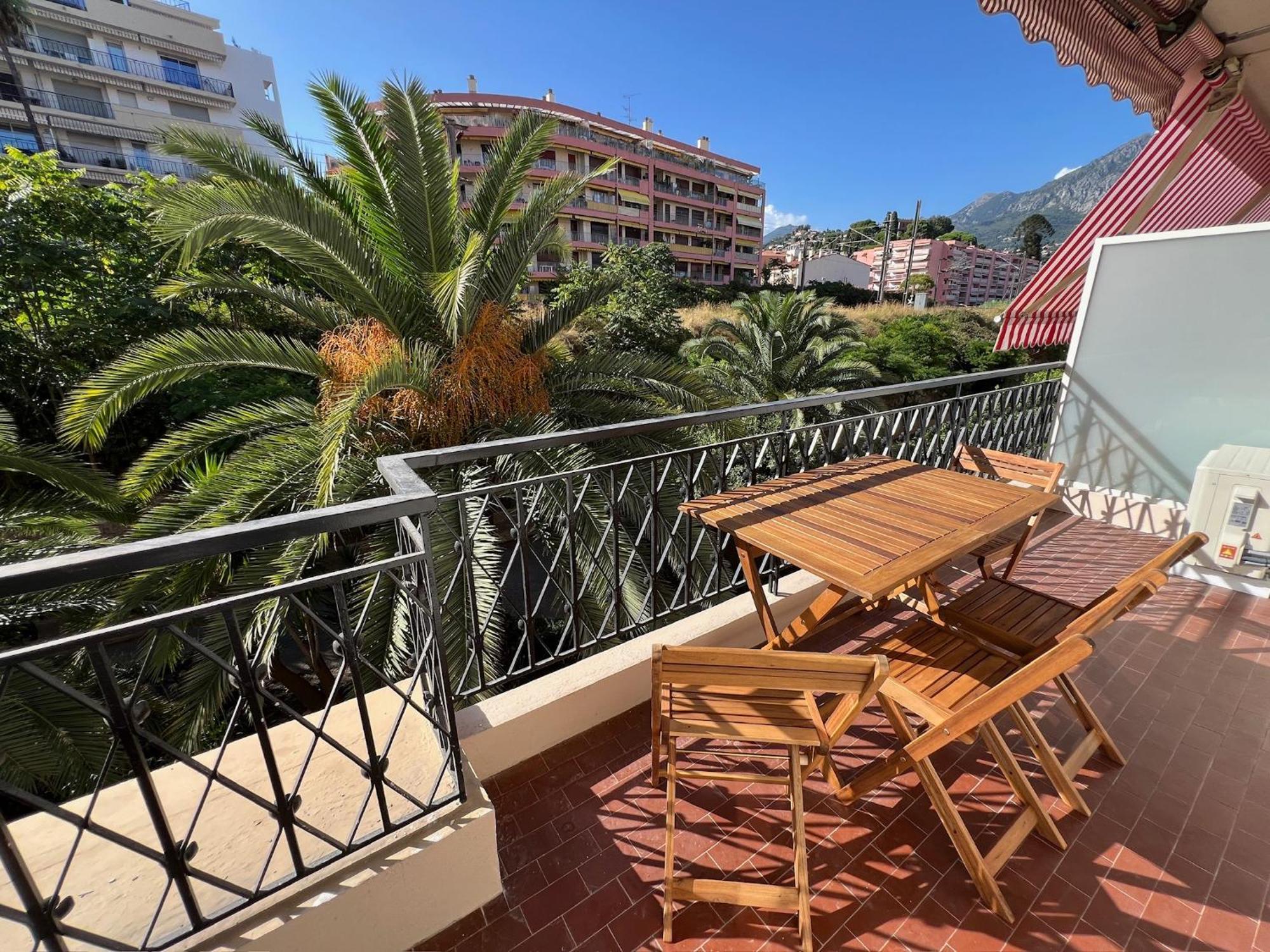 Magnifique T2 Proche Mer Et Ville Refait A Neuf Avec Terrasse Menton Exteriör bild